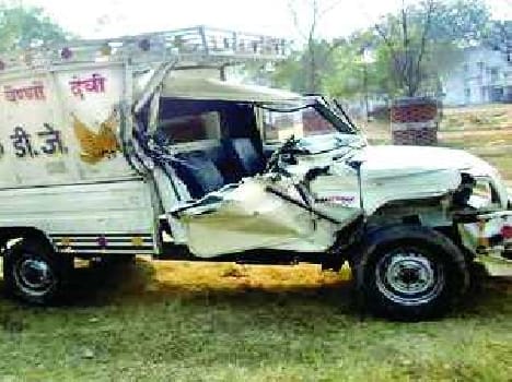 Road accident in fog, killing one